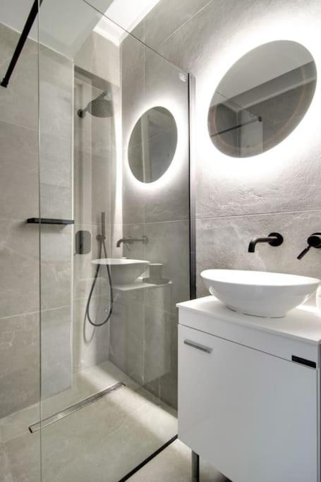 Myplace Premium Apartments ヨアニナ エクステリア 写真